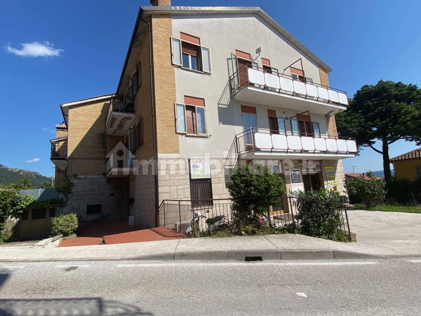 Vendita Appartamento in via della Vittorina. Gubbio. Buono stato, primo  piano, posto auto, con terrazza, riscaldamento autonomo, rif. 104272685