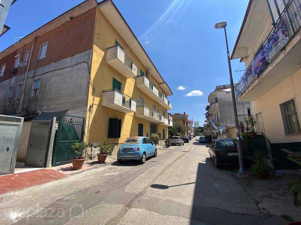 Affitto Appartamento Sant'Anastasia. Monolocale in viale dei Gerani. Buono stato, piano terra Affitto Appartamento Sant'Anastasia. Monolocale in viale dei Gerani. Buono stato, piano terra