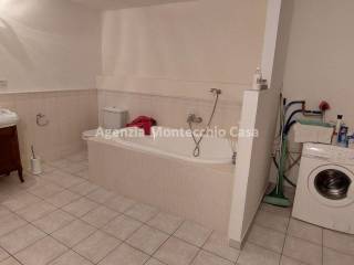 bagno/lavanderia in garage