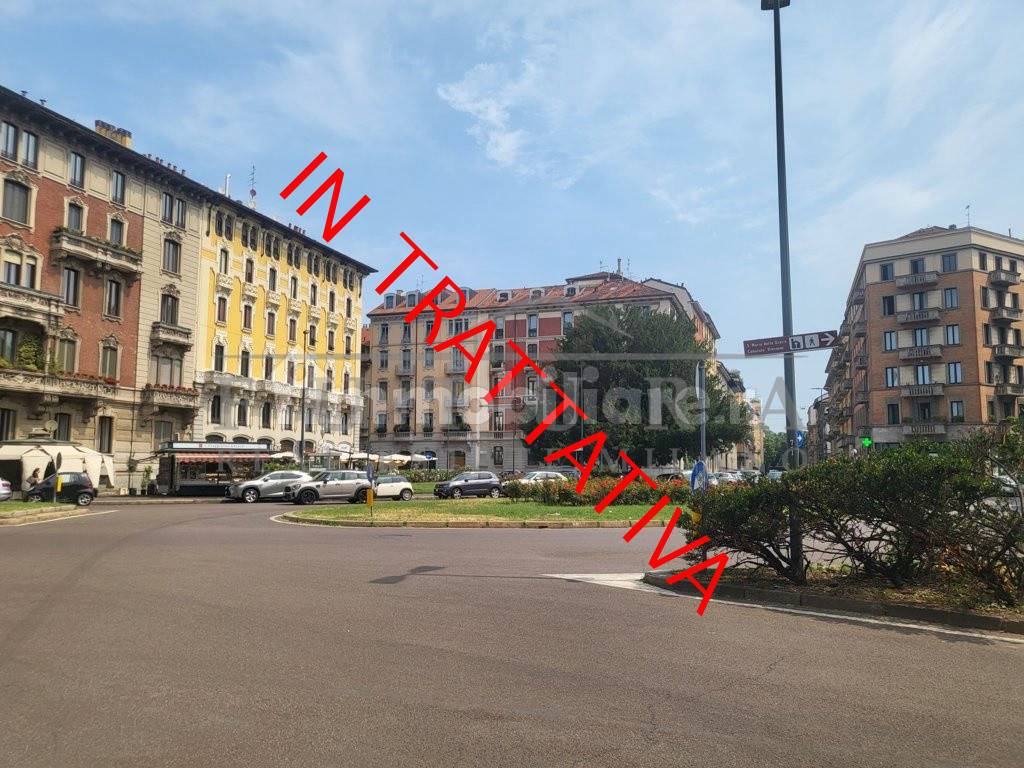 Vendita Appartamento in piazza della Conciliazione. Milano. Buono stato, secondo piano, posto Vendita Appartamento in piazza della Conciliazione. Milano. Buono stato, secondo piano, posto