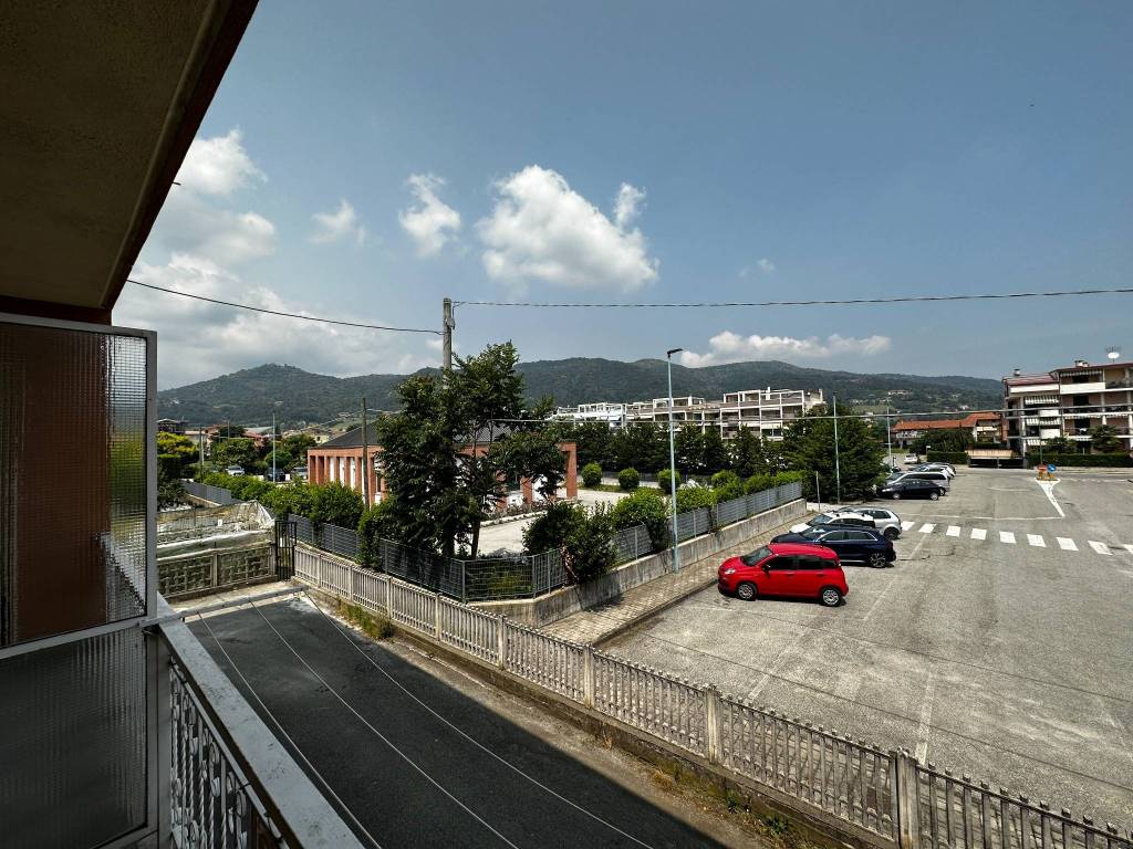 BALCONE CAMERA E BAGNO