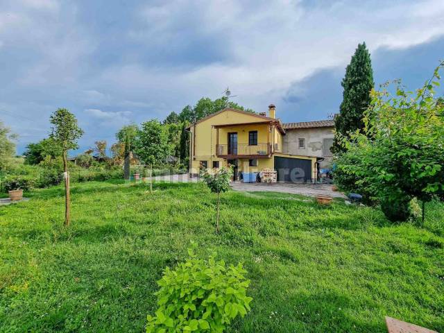 ABITAZIONE CON GIARDINO CASTIGLIONE DEL LAGO