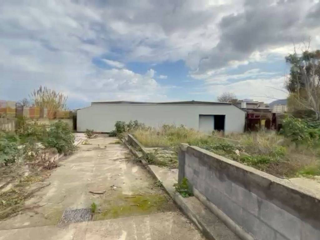 Capannone viale regione Siciliana Sud Est 1166, Palermo, Rif. 104364571 Immobiliare.it