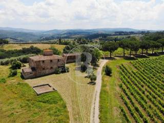 Chianti fiorentino, Casale toscano con fienile