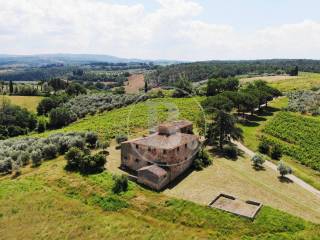 Chianti fiorentino, Casale toscano con fienile