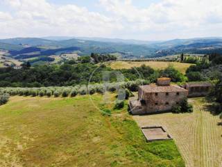 Chianti fiorentino, Casale toscano con fienile