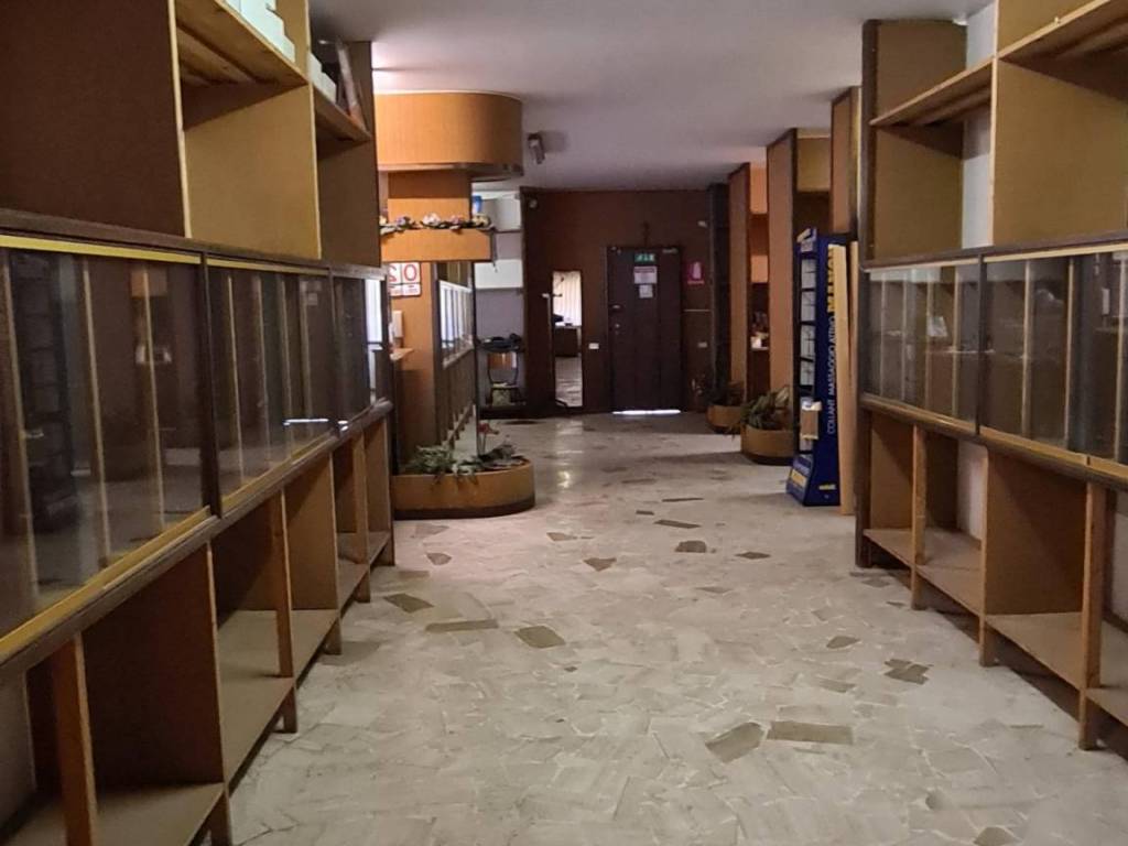 Magazzino - deposito viale dante alighieri 47d, centro - stazione, novara