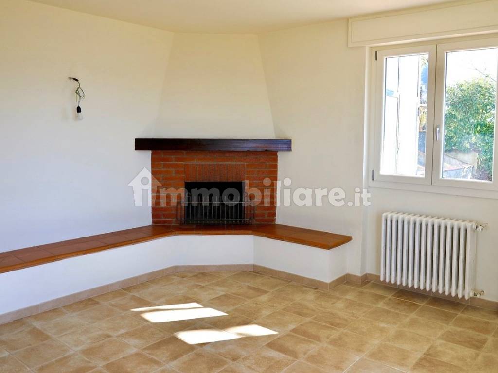Vendita Villa unifamiliare in via Giordano Bruno Rufina. Ottimo stato,  riscaldamento autonomo, 202 m², rif. 104481907