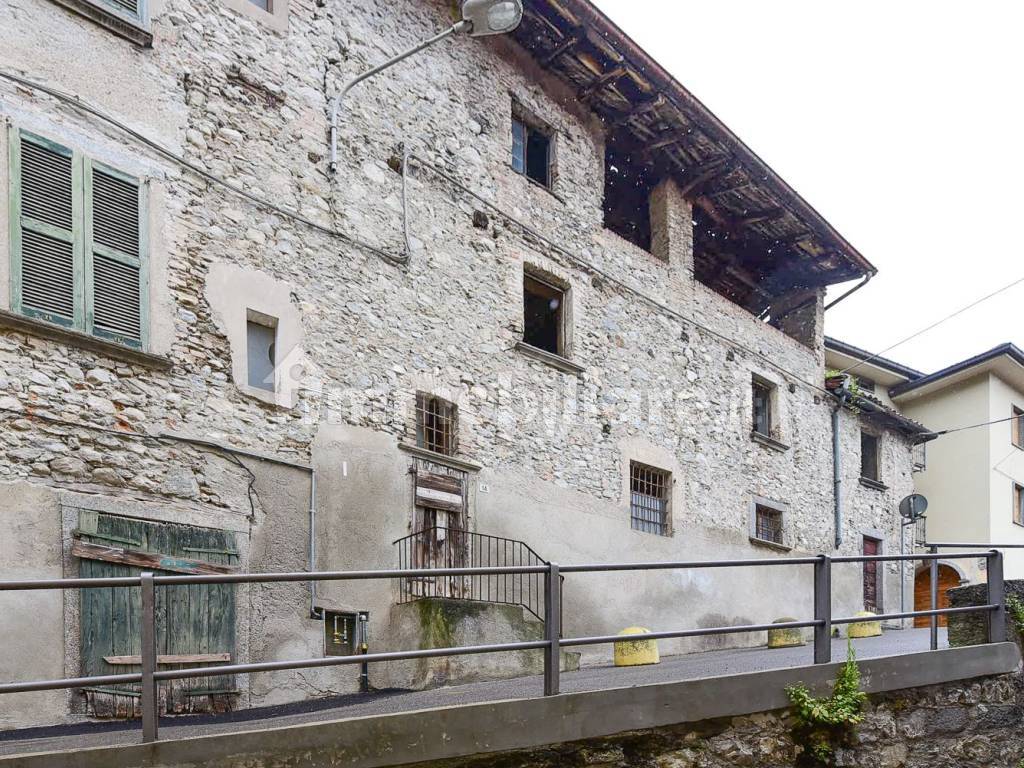 Vendita Rustico In Piazza Cardinal Morelli Caslino D Erba Da vendita-rustico-in-piazza-cardinal-morelli-caslino-d-erba-da