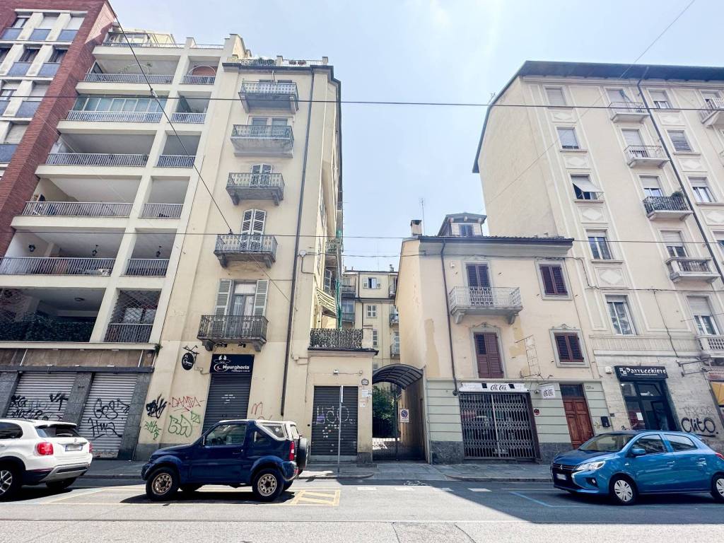 Vendita Appartamento Torino. Trilocale in via Nizza 129. Buono stato, terzo  piano, con balcone, riscaldamento autonomo, rif. 104505783