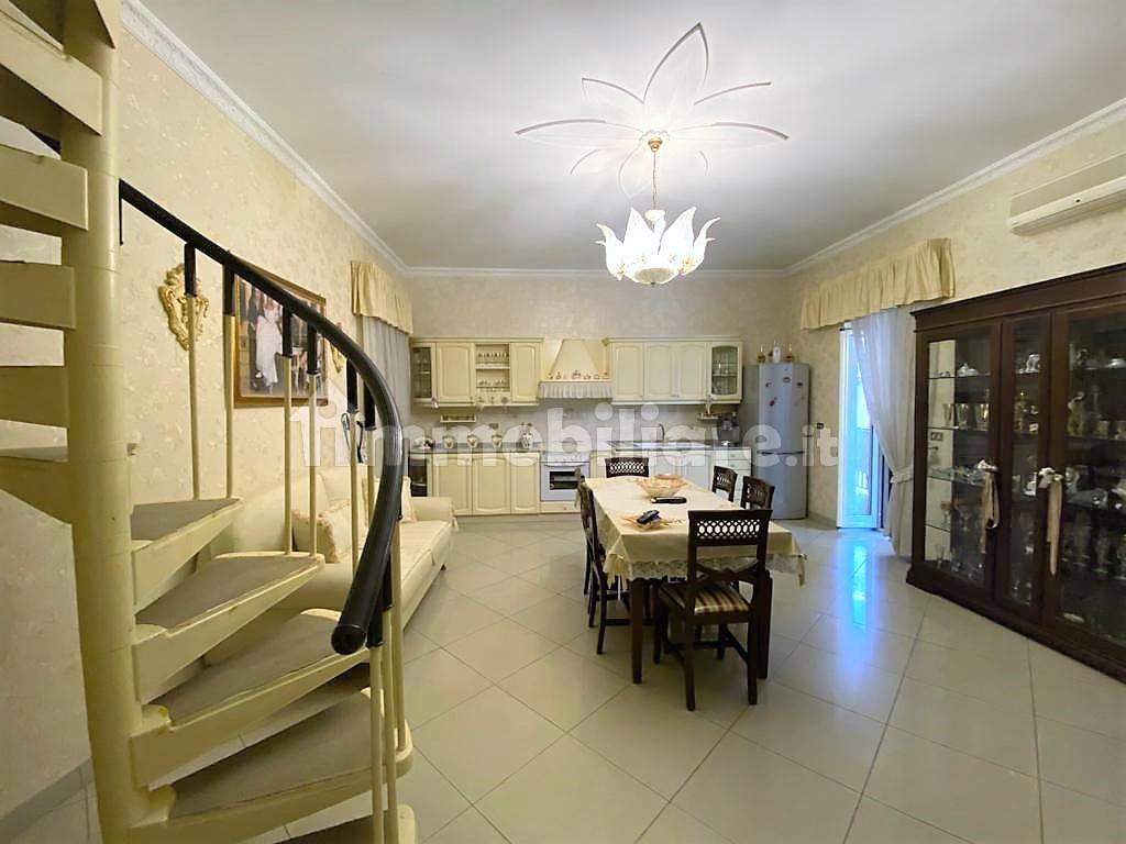 Vendita Appartamento Napoli. Quadrilocale in Vico Santa Maria Antesaecula. Ottimo stato, terzo Vendita Appartamento Napoli. Quadrilocale in Vico Santa Maria Antesaecula. Ottimo stato, terzo