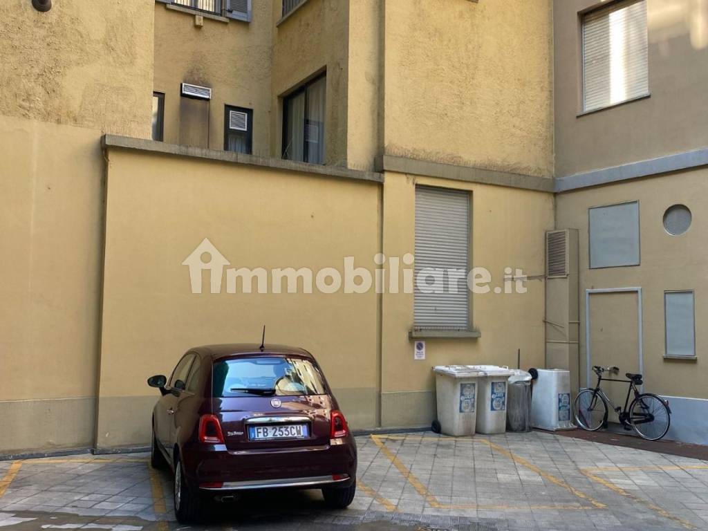 Posto auto - moto via Montenapoleone, Milano, Rif. 104510761 -  Immobiliare.it