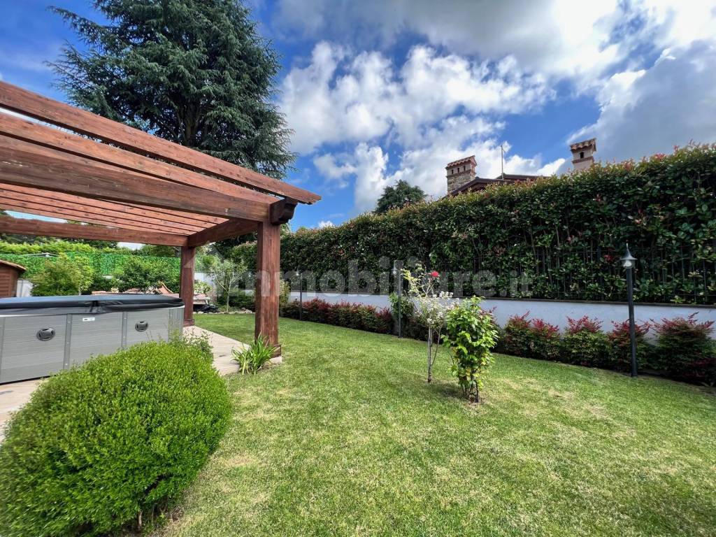 pergola con vasca