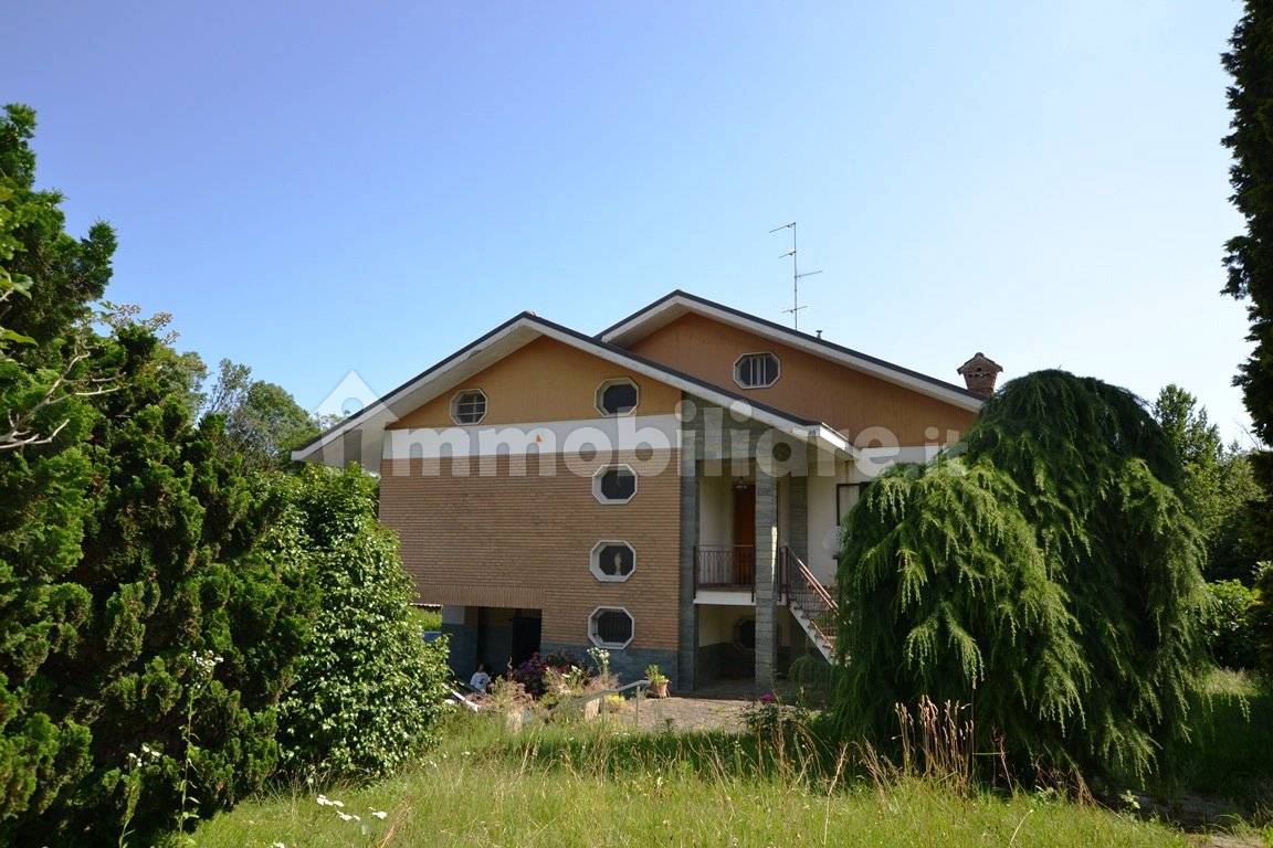 Villa unifamiliare Strada alle Cascine Bonino e Ronco 51, Chiavazza, Pavignano, Vaglio, Biella