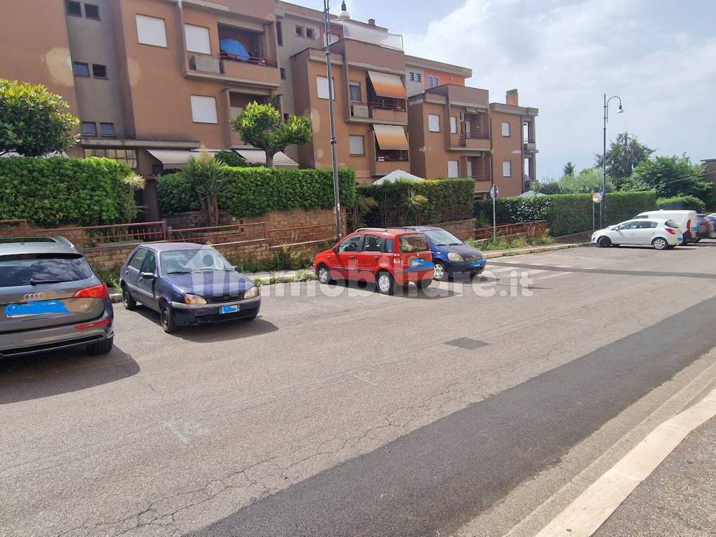 parcheggio esterno