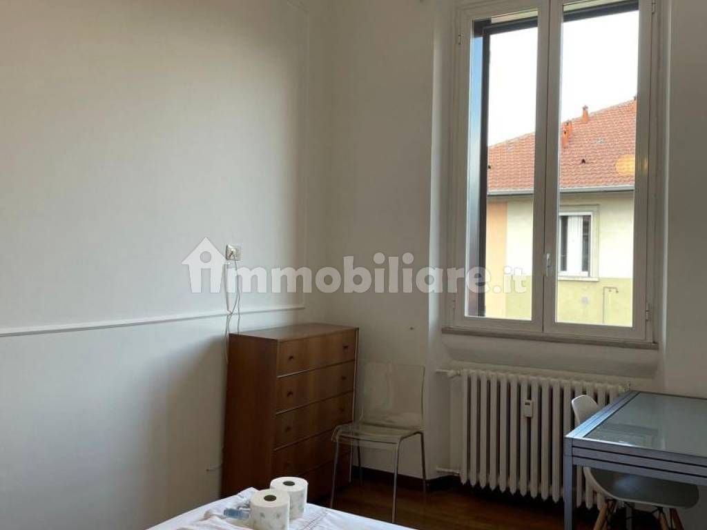 Rent Apartment Milan. 3room flat in viale Tibaldi 66. Excellent