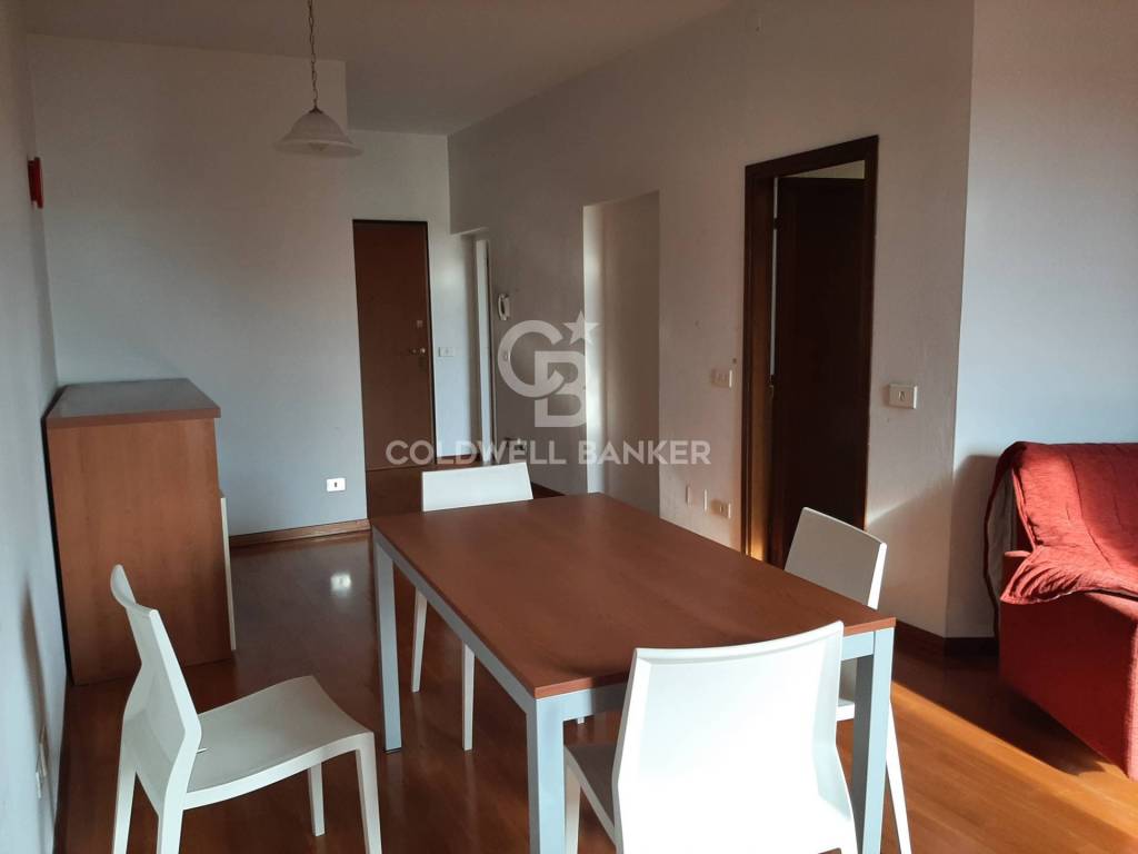 Rent Apartment Modena. 3room flat in via Canalino. Excellent condition
