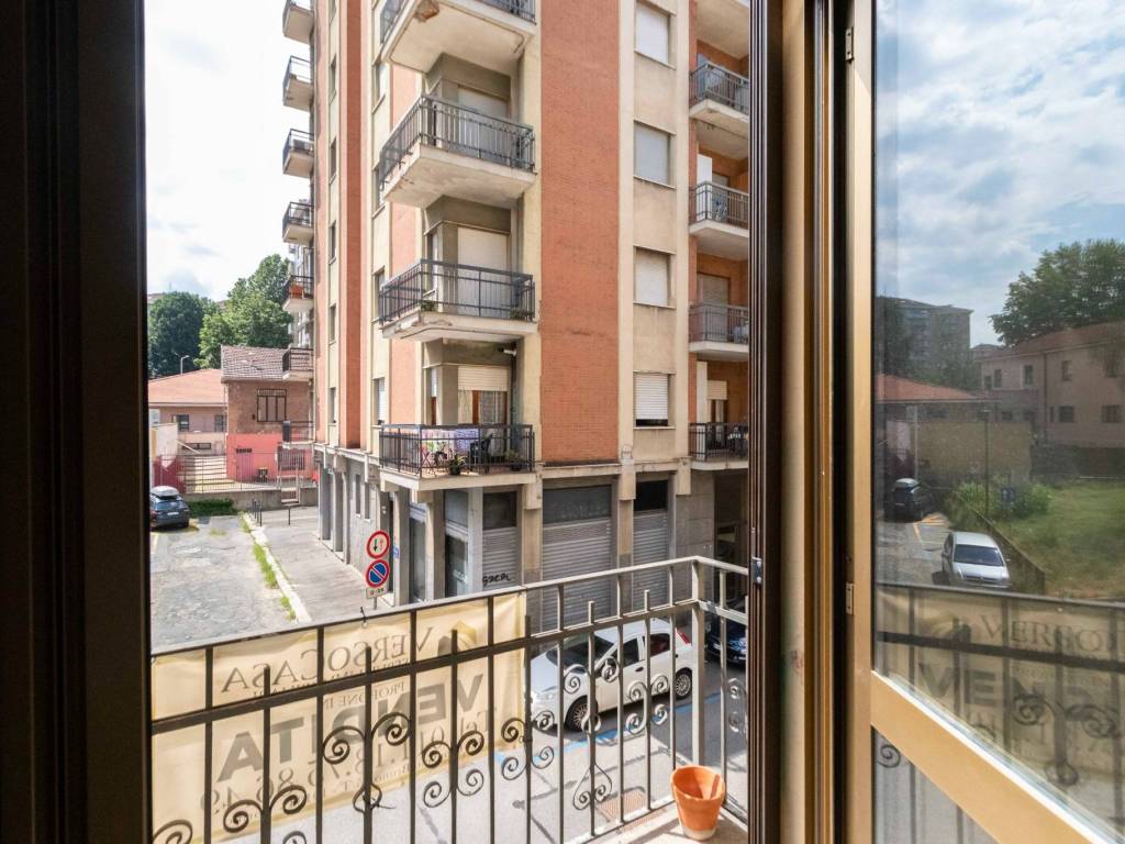 Vendita Appartamento Torino. Bilocale in via Martinetto 6. Ottimo stato,  primo piano, con balcone, riscaldamento autonomo, rif. 104627065