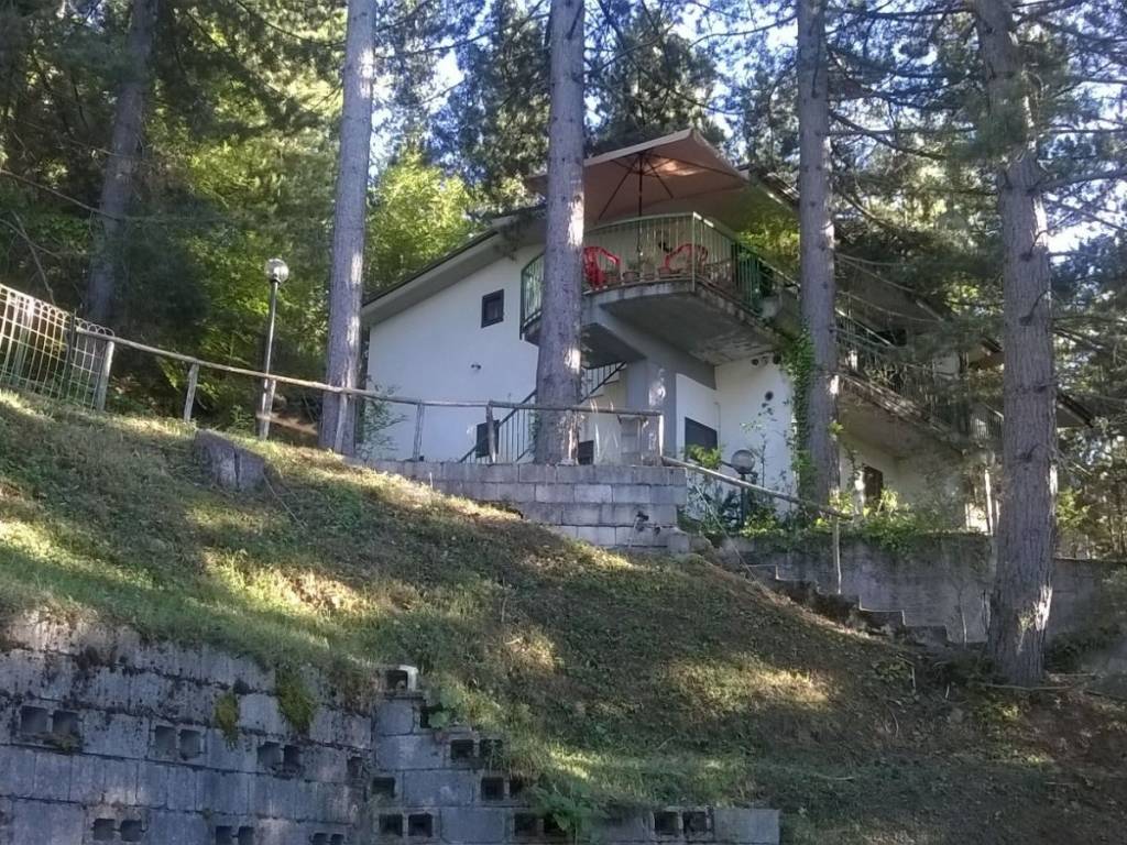 Villa a schiera via ampollino 33, caprara, cotronei