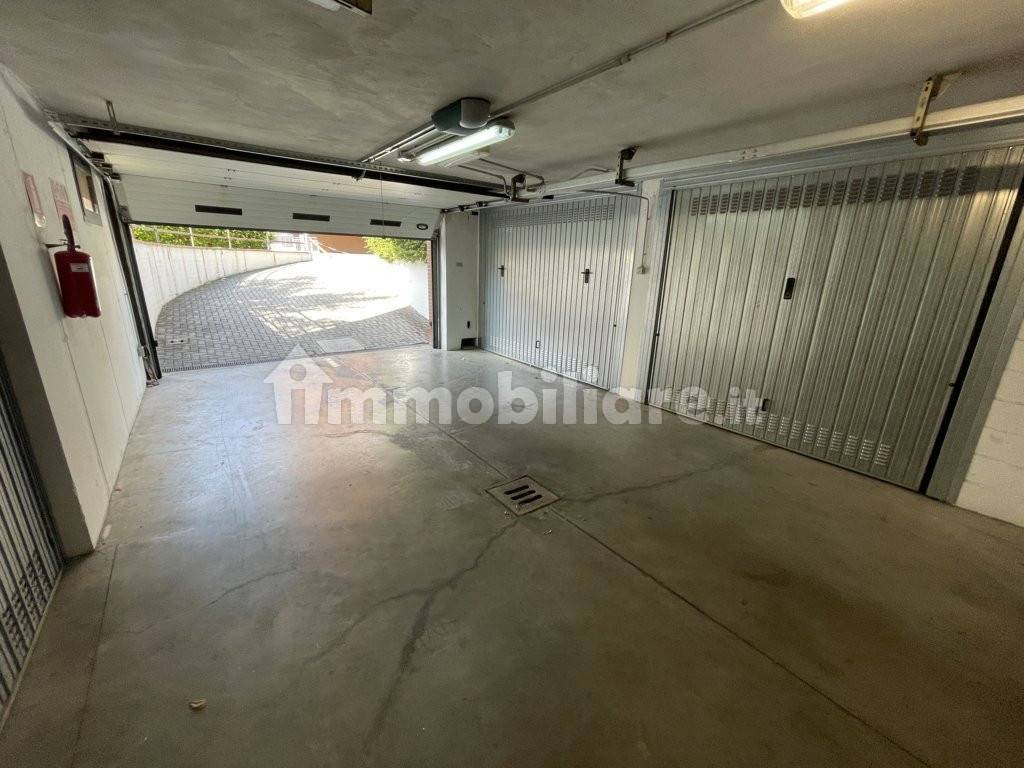 Tunnel garage