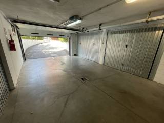 Tunnel garage