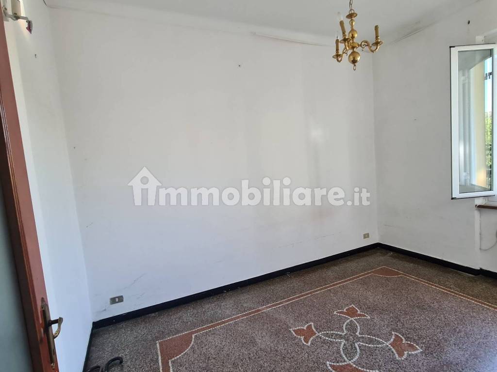 Vendita Appartamento in via Benedetto Brin. Genova. Da ristrutturare, terzo piano, con balcone Vendita Appartamento in via Benedetto Brin. Genova. Da ristrutturare, terzo piano, con balcone