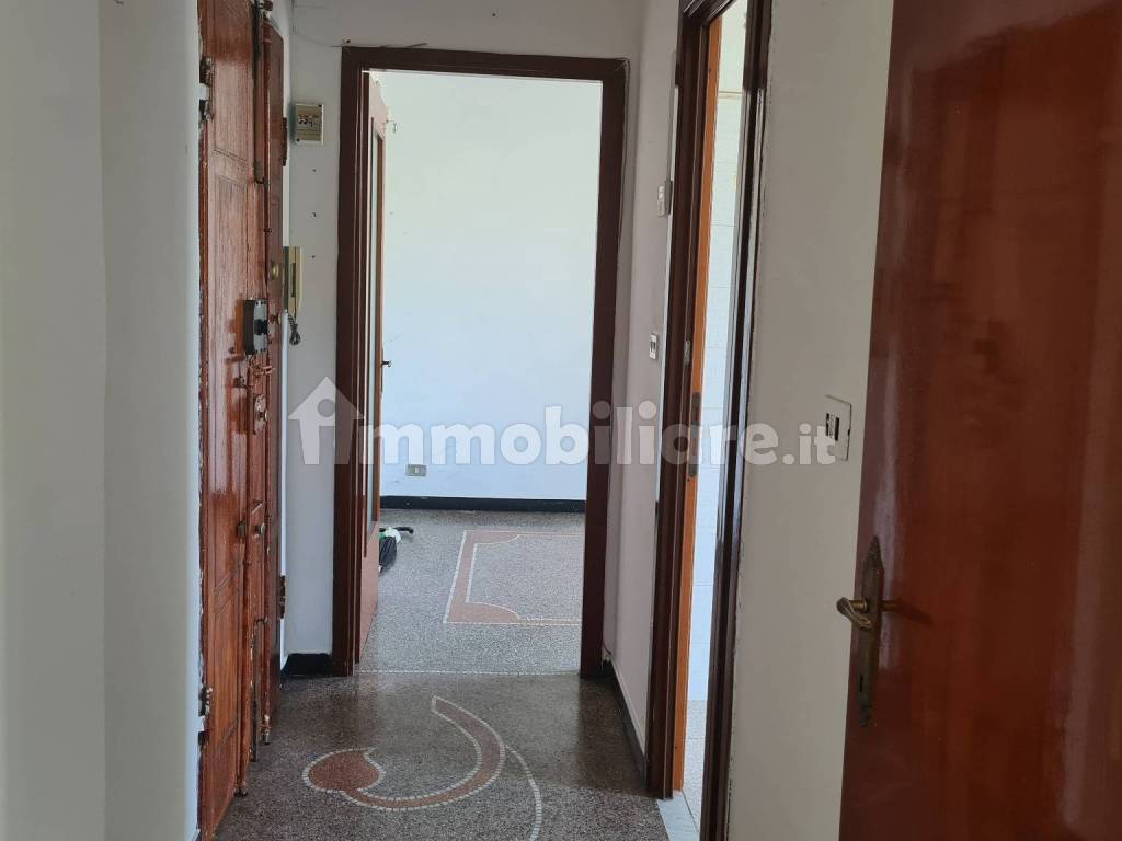 Vendita Appartamento in via Benedetto Brin. Genova. Da ristrutturare, terzo piano, con balcone Vendita Appartamento in via Benedetto Brin. Genova. Da ristrutturare, terzo piano, con balcone