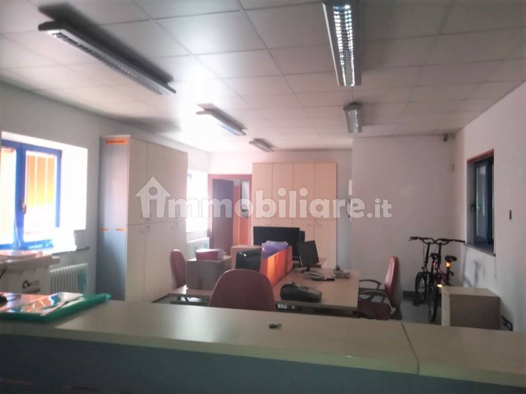 CAPANNONE-INDIPENDENTE-CON-UFFICI-AREA-ZONAARTIGIA