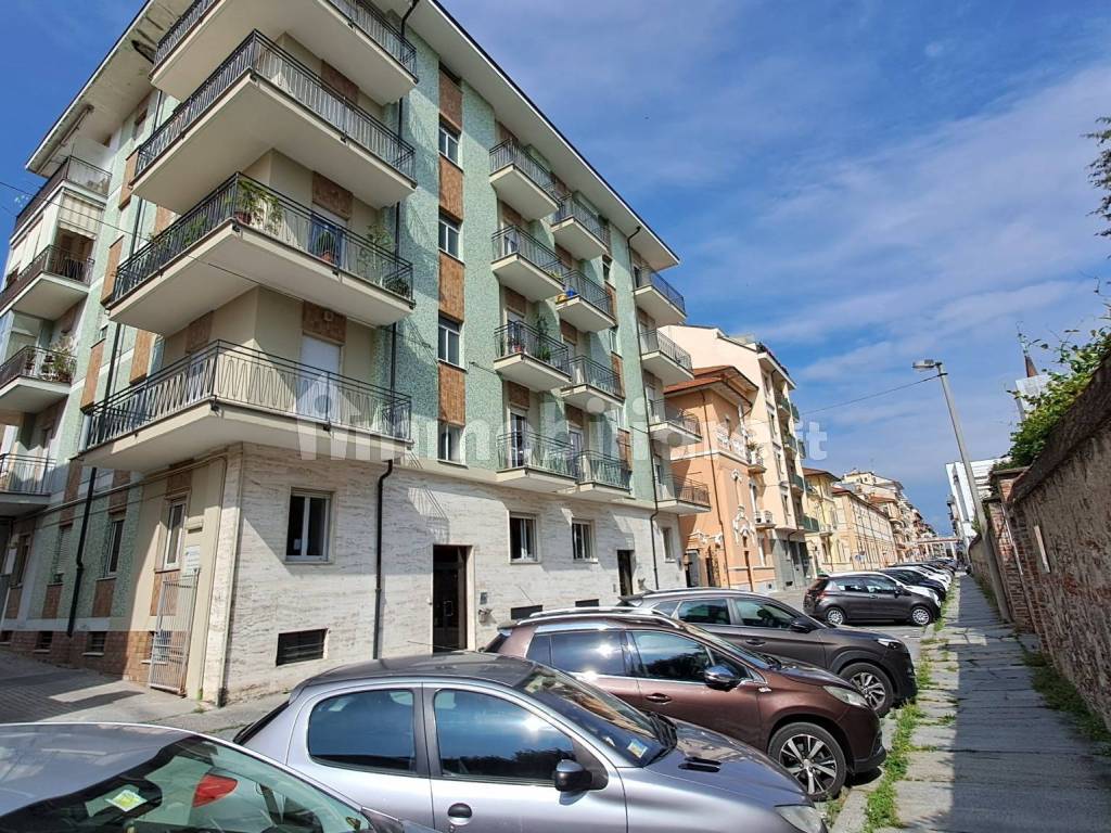 Vendita Appartamento in via Monsignor Dalmazio Peano. Cuneo. Da  ristrutturare, quinto piano, posto auto, con balcone, rif. 104661317