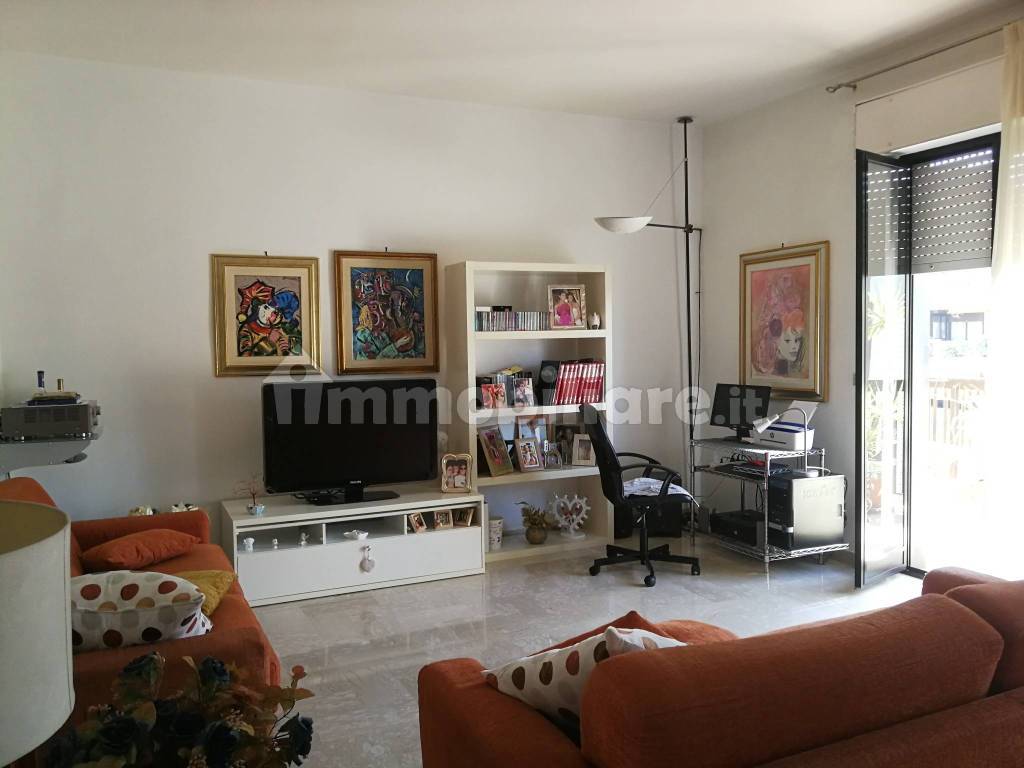 Vendita Appartamento Modugno. Trilocale in via