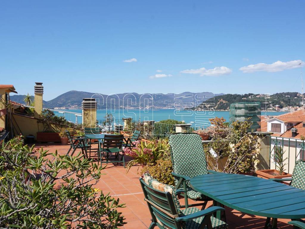 Terrazza con vista mare