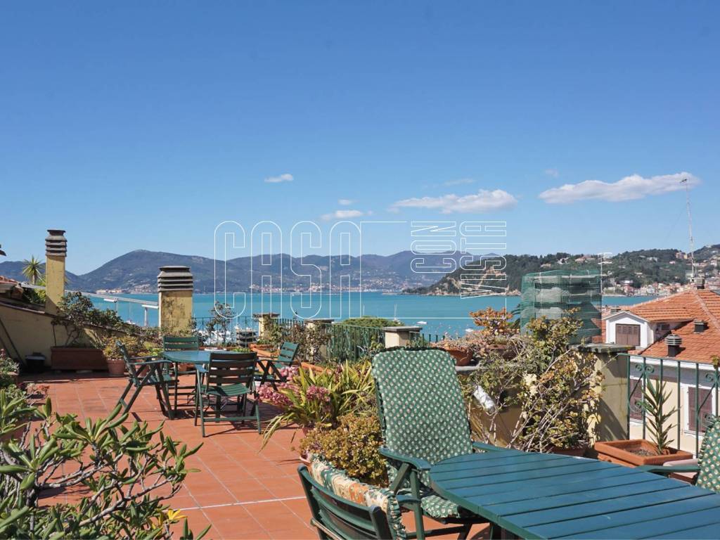 Terrazza con vista mare