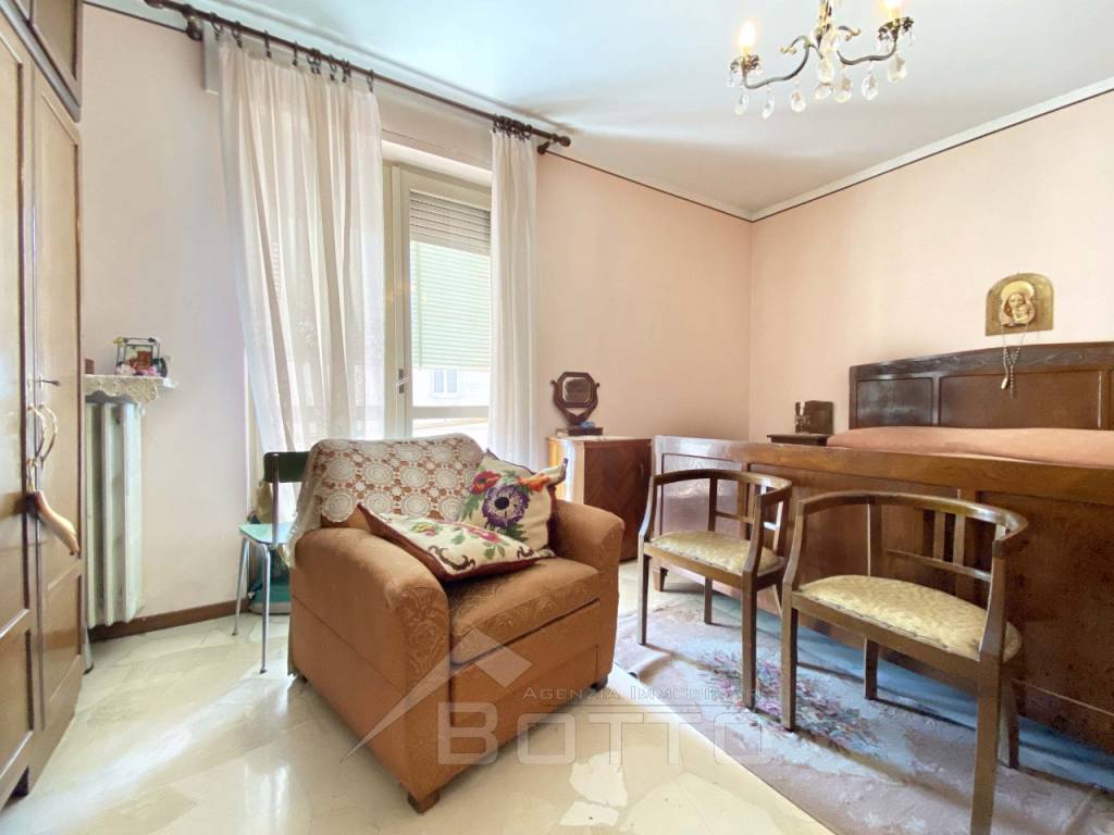 appartamento vendita borgosesia salotto4