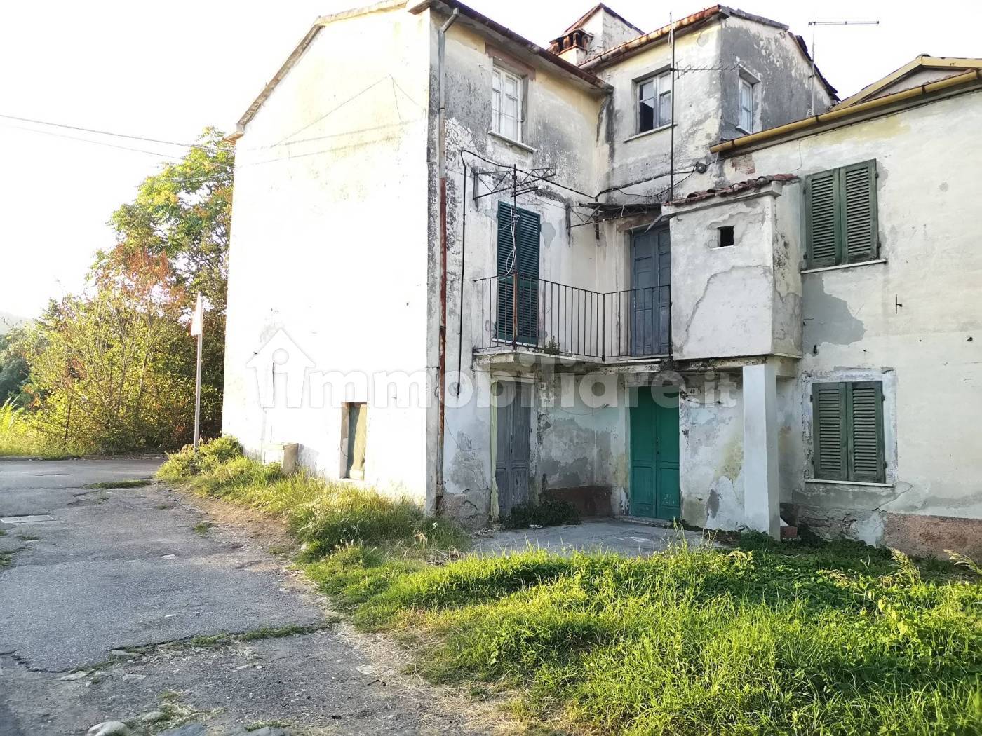 Casa indipendente in vendita a Massa