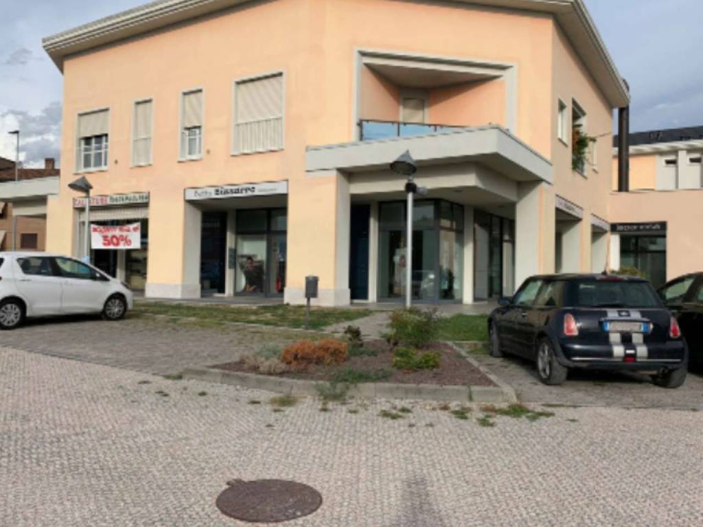 Locale commerciale via grazia deledda 26, centro, formigine