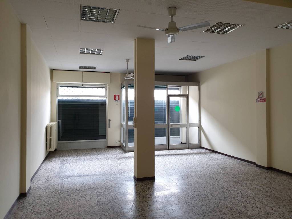 Ufficio - studio via gioacchino rossini 3, borgo piave, corso europa, zona ferrero, alba