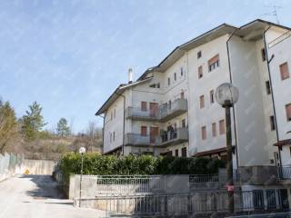 Appartamento, Castel di Sangro, Via Sangrina, Montagna, Esterno, Palazzo (2).jpg