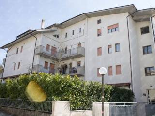 Appartamento, Castel di Sangro, Via Sangrina, Montagna, Esterno, Palazzo.jpg