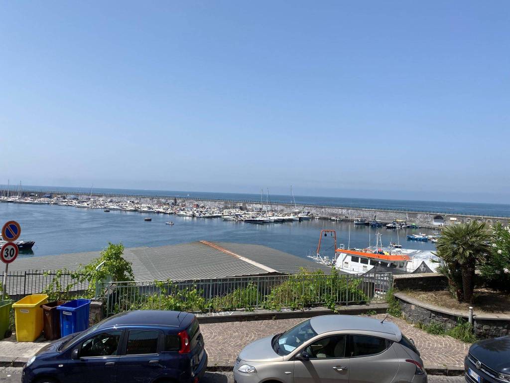 Laboratorio via Calastro, Torre del Greco,