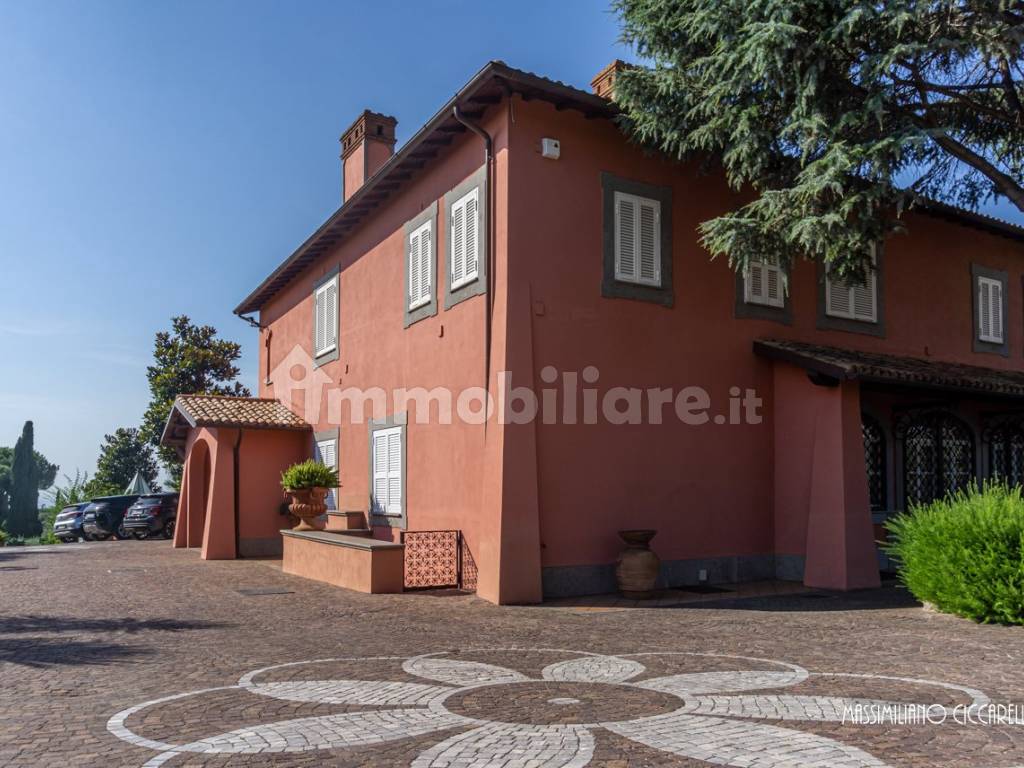 Vendita Villa unifamiliare in via di Salè Frascati. Ottimo stato, posto