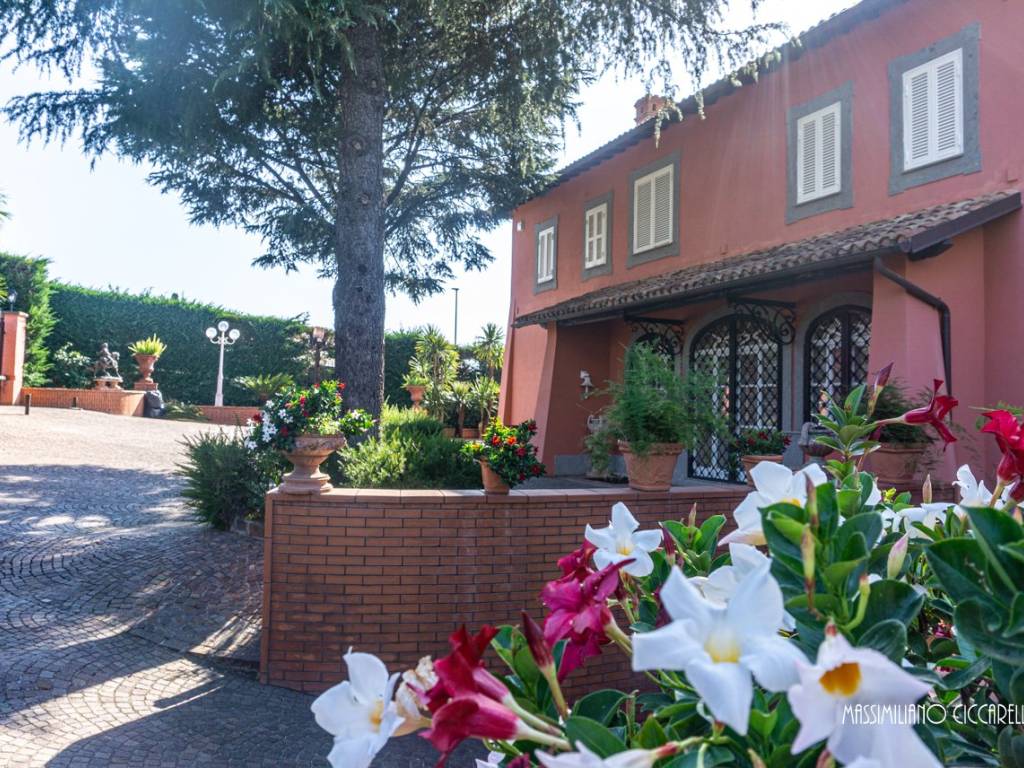 Vendita Villa unifamiliare in via di Salè Frascati. Ottimo stato, posto