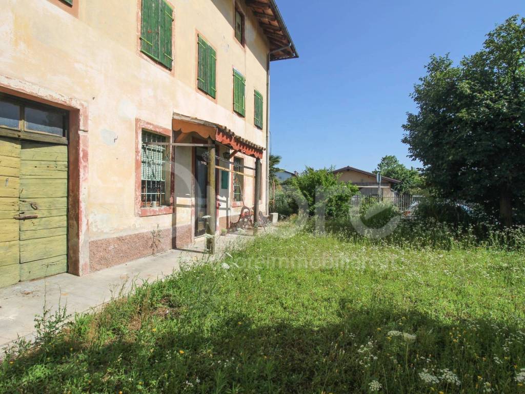 Vendita Rustico in via Laipacco 174 Udine. Da ristrutturare, posto auto