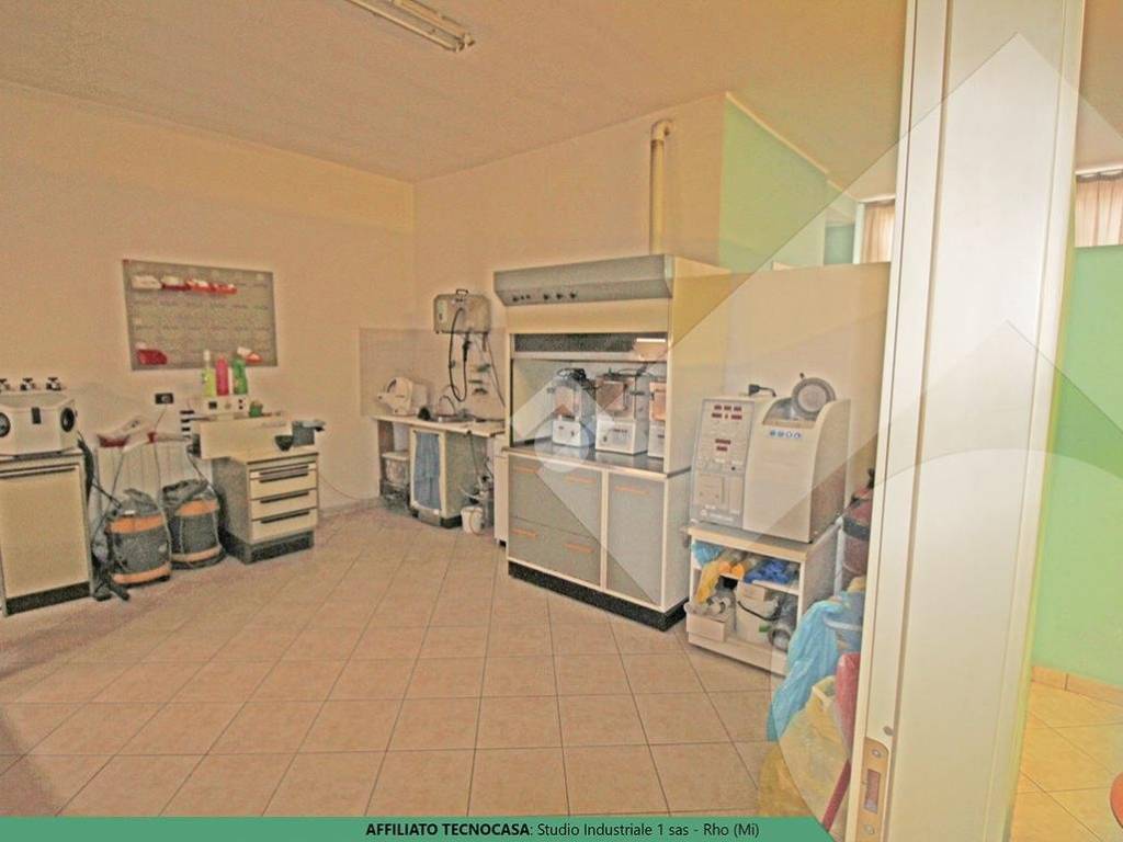 interno laboratorio Lainate.jpg mod