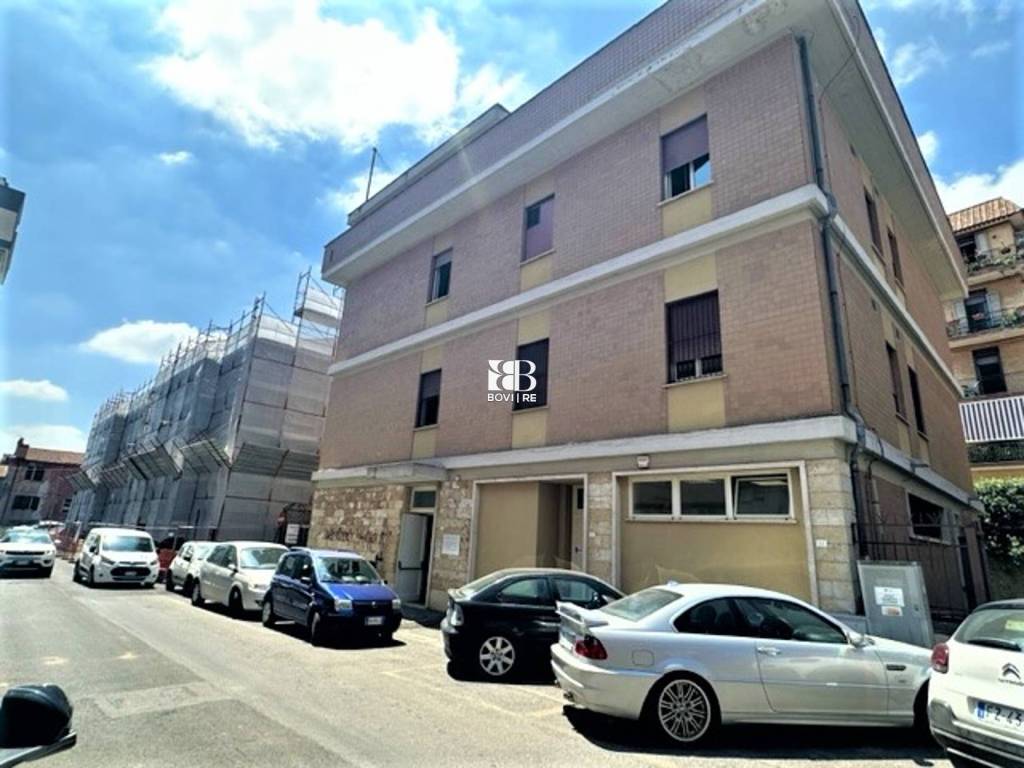 Palazzo - Edificio via Luigi Domenici, Bracciano, Rif. 104878447 -  Immobiliare.it