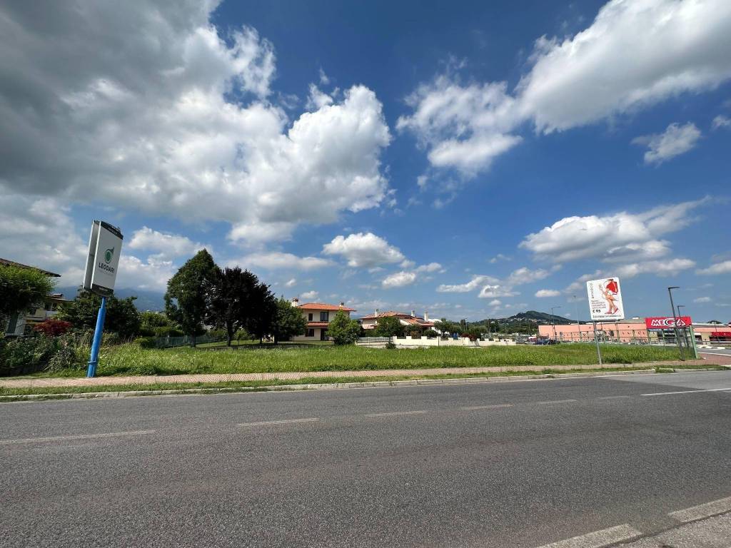 Terreno edificabile via asolana, oné, fonte