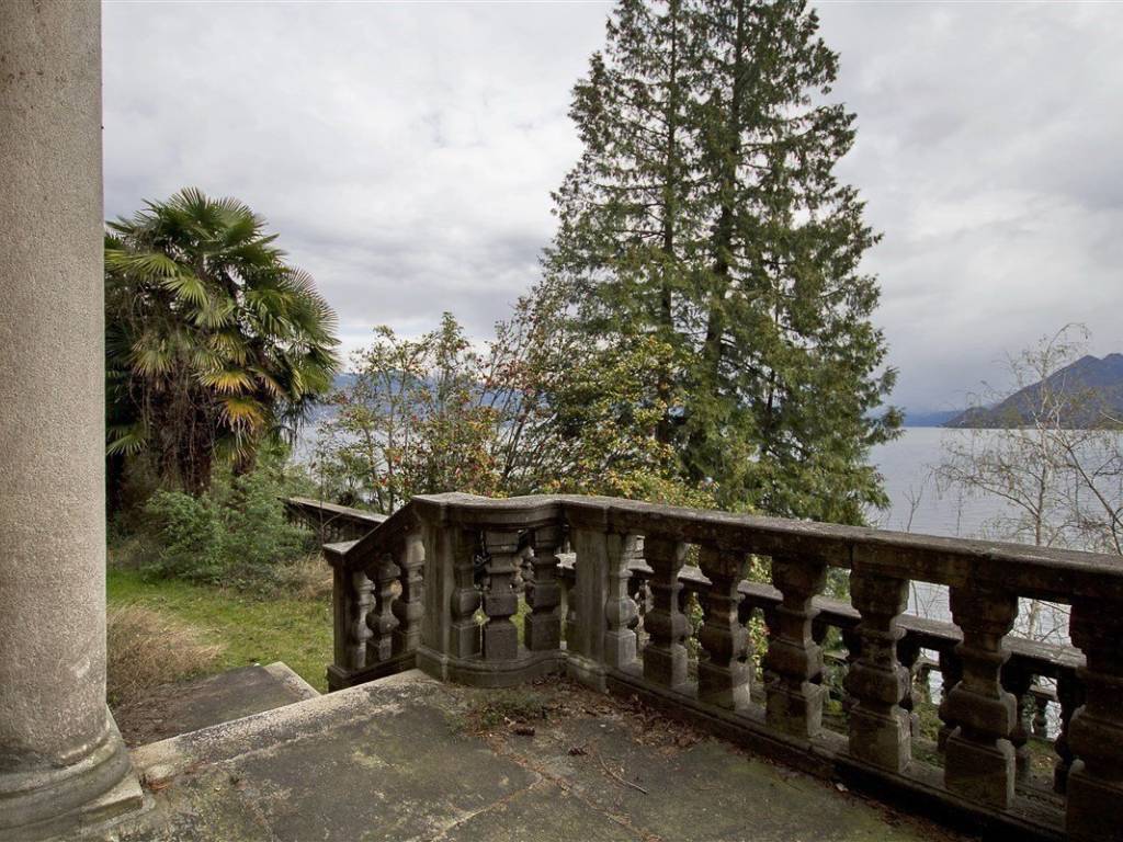 Castello in vendita a Stresa sul Lago Maggiore - panorama
