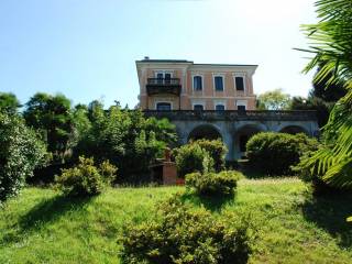 Villa d'epoca in vendita a Stresa - villa con giardino