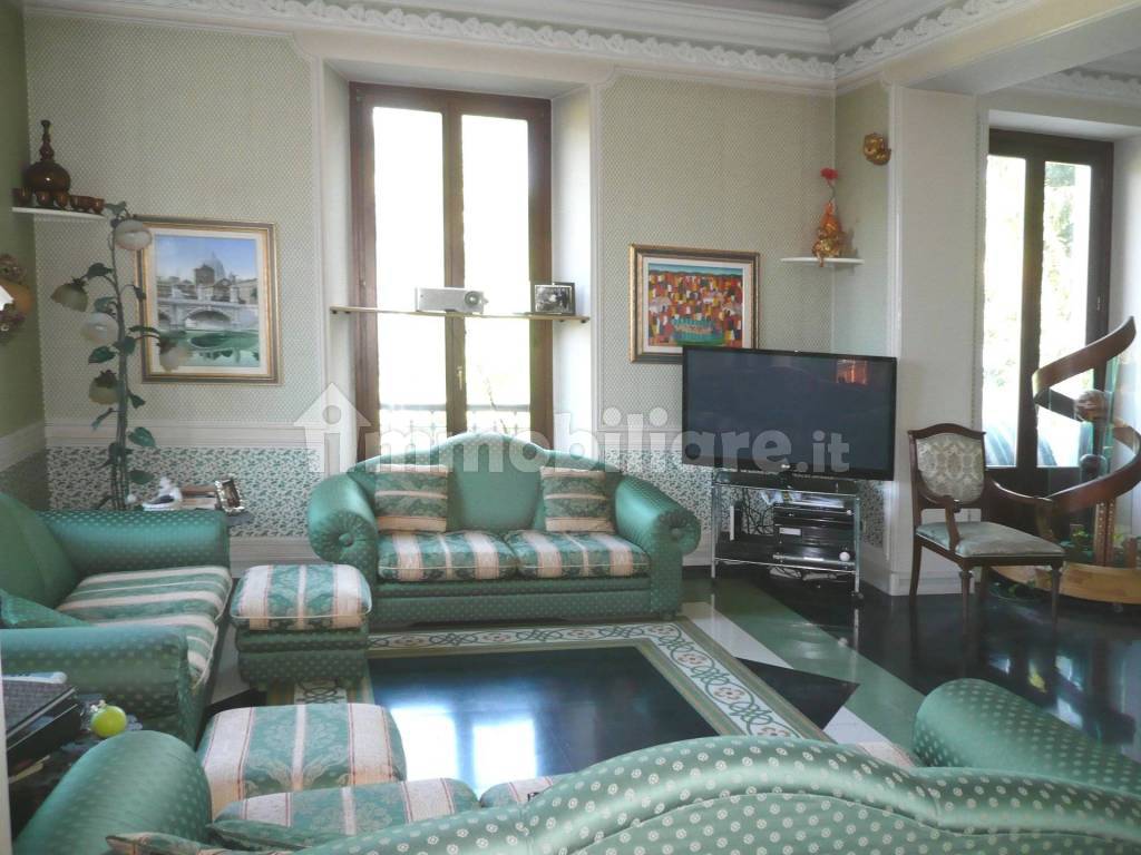Villa storica in vendita a Luino - soggiorno