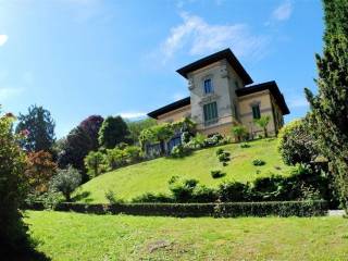 Prestigiosa villa liberty in vendita nel centro di Stresa - esterno