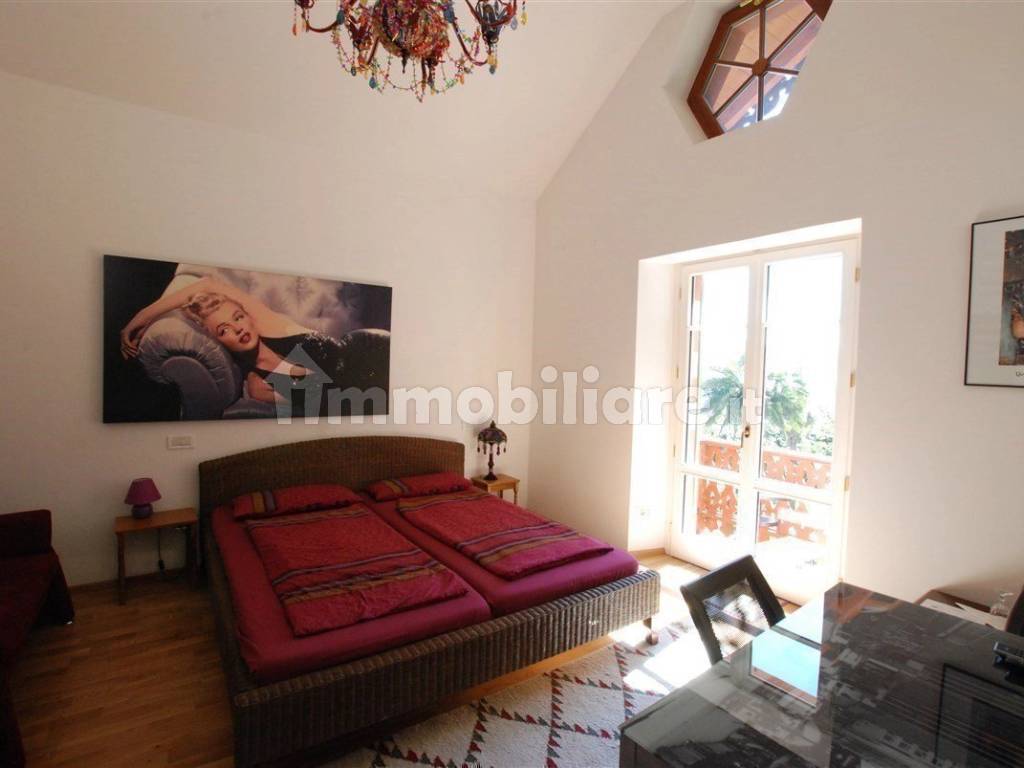 Villa in vendita a Ghiffa - camera da letto